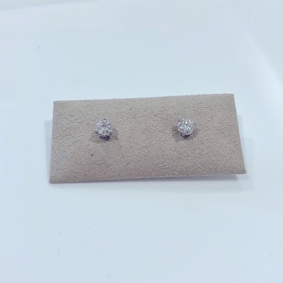 CHARLES & COLVARD FOREVER ONE NEAR COLORLESS 1 CTW MOISSANITE EARRINGS BRAND NEW - Picture 2 of 4